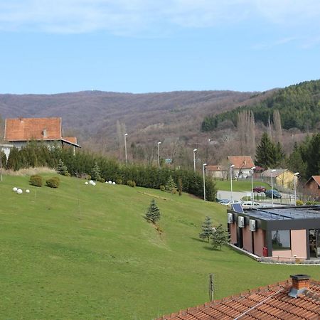 Apartments Vila Vrdnik Exterior photo